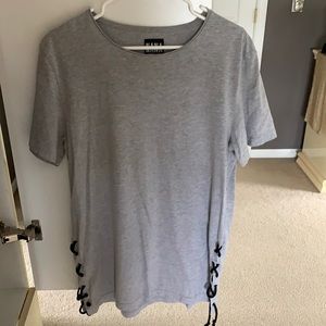 Men’s medium t-shirt with laced bottom